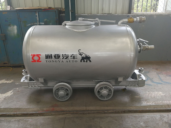 通亞汽車(chē)設(shè)計(jì)生產(chǎn)出史上最小粉罐車(chē)